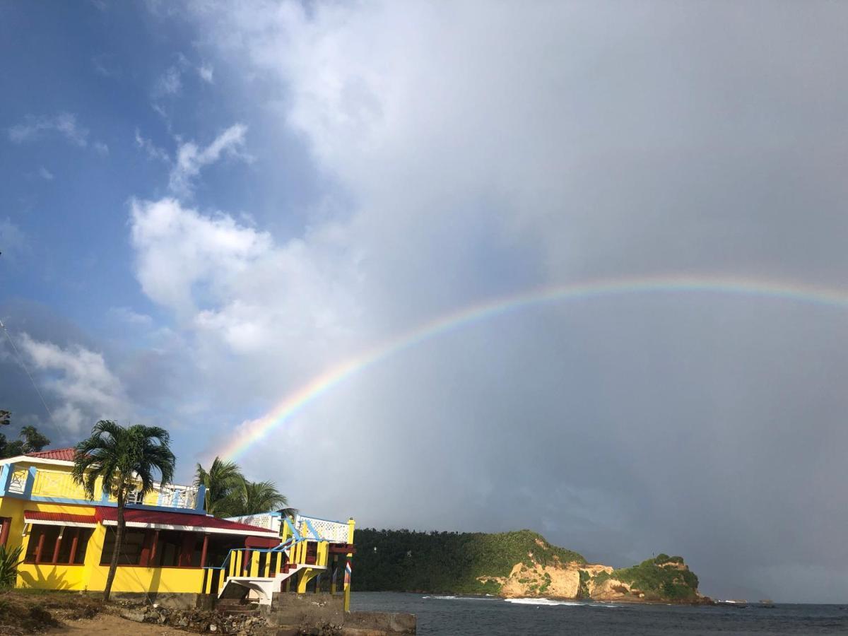 Rainbow Beach Apartments & Rooms Calibishie エクステリア 写真