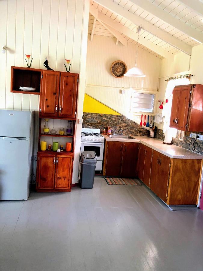 Rainbow Beach Apartments & Rooms Calibishie エクステリア 写真
