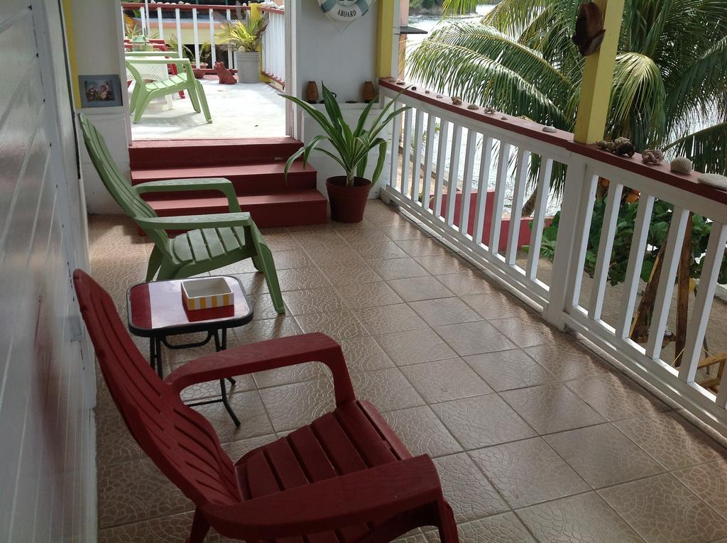 Rainbow Beach Apartments & Rooms Calibishie 部屋 写真