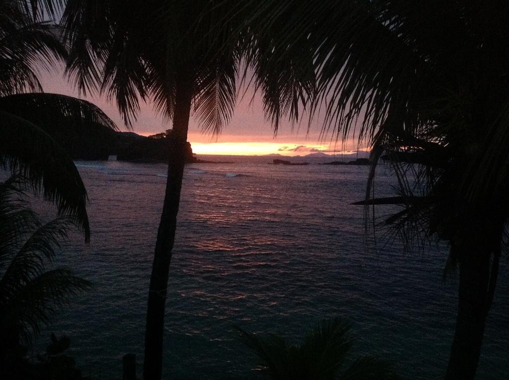 Rainbow Beach Apartments & Rooms Calibishie 部屋 写真