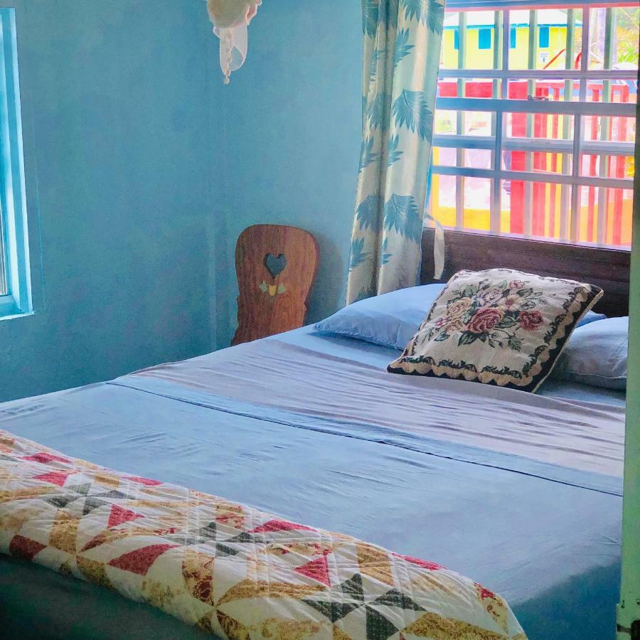 Rainbow Beach Apartments & Rooms Calibishie エクステリア 写真